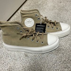 Platform suede converse NWT